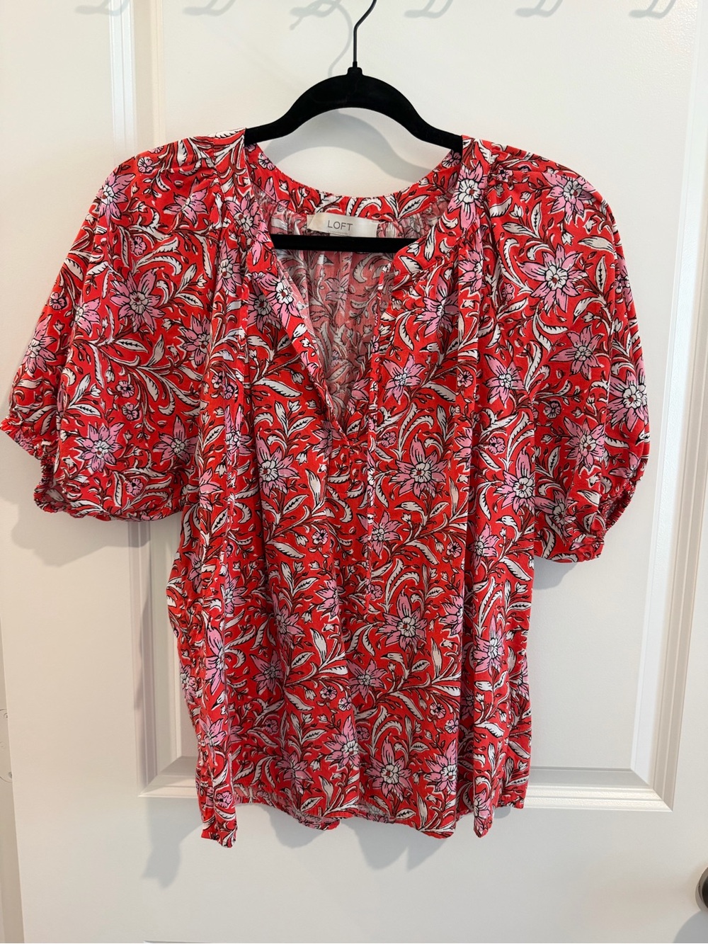 LOFT Red Floral V-Neck Puff Sleeve Blouse
